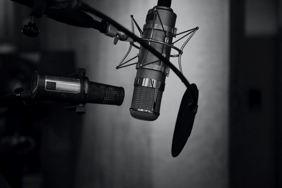 Pop Filter Vs Foam Cover: Which One Is Better For You?