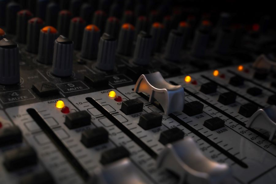 Top 9 Best Podcast Mixers | The Ultimate Buying Guide