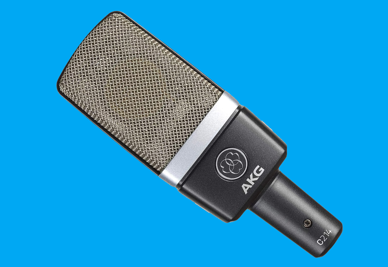 The C214, a Shure SM7B alternative, has switchable 20Db attenuator and bass-cut filter for close-up recording and reduction of proximity effect. 