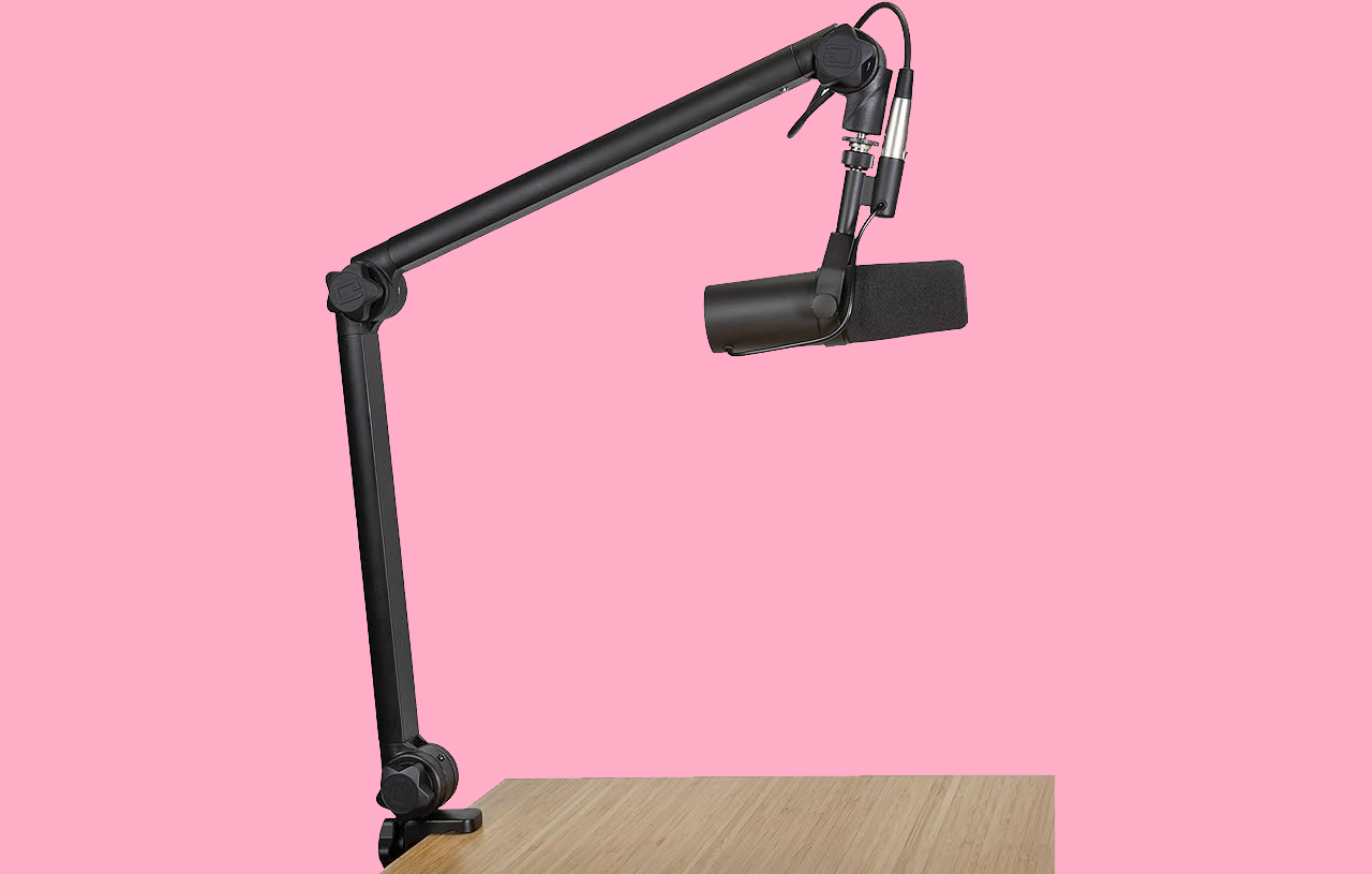 The Gator Frameworks Deluxe Desk-Mounted Broadcast Microphone Boom Stand, one of the best boom arm for Blue Yeti, rotates full 360-degrees with minimal noise. 