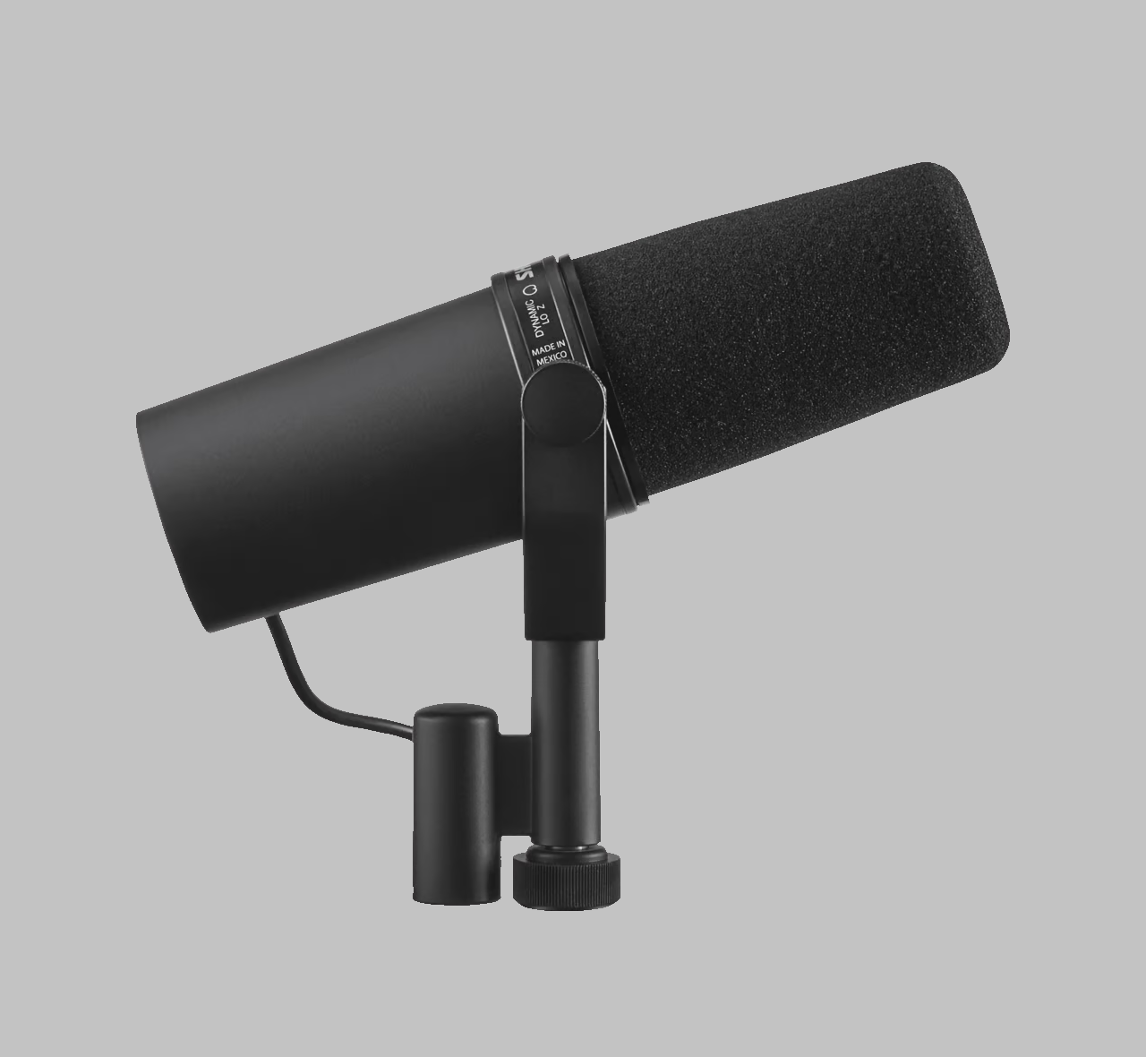 SM7 vs SM7B: SM7B's highly effective pop filter eliminates need for any add-on protection against explosive breath sounds, even for close-up vocals.