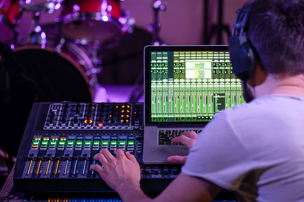 The best Thunderbolt audio interface for Logic Pro X that falls into the high-end category offers advanced features like more DSP and superior preamps.