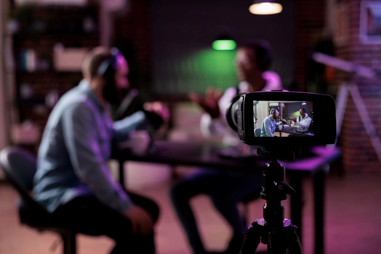Modern cameras come with advanced autofocus (AF) systems that track subjects and keep them in focus, which you can consider as the best podcast video camera for your show.