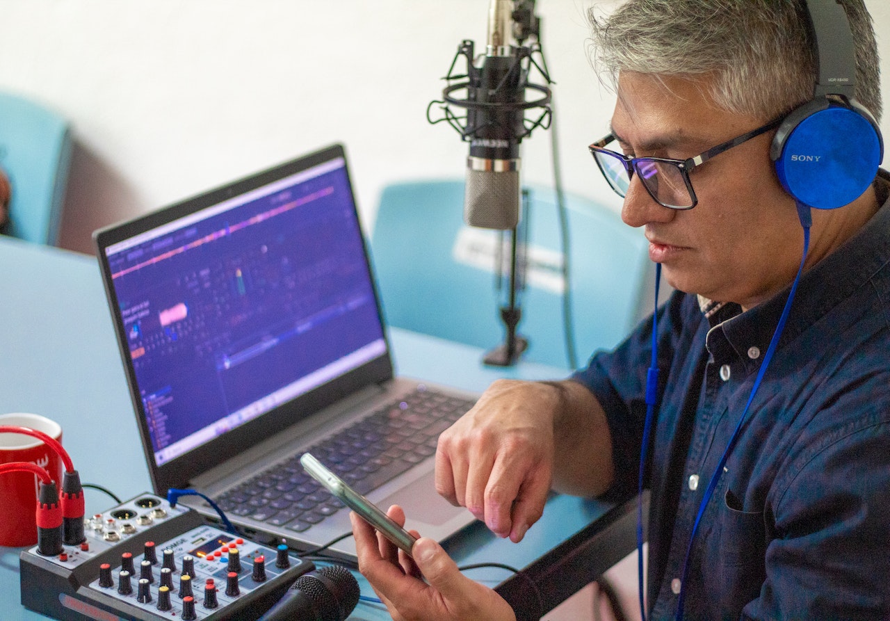 How much do podcast ads cost: The cost of a 30-second ad on a podcast can vary widely based on several factors, including the podcast's audience size.
