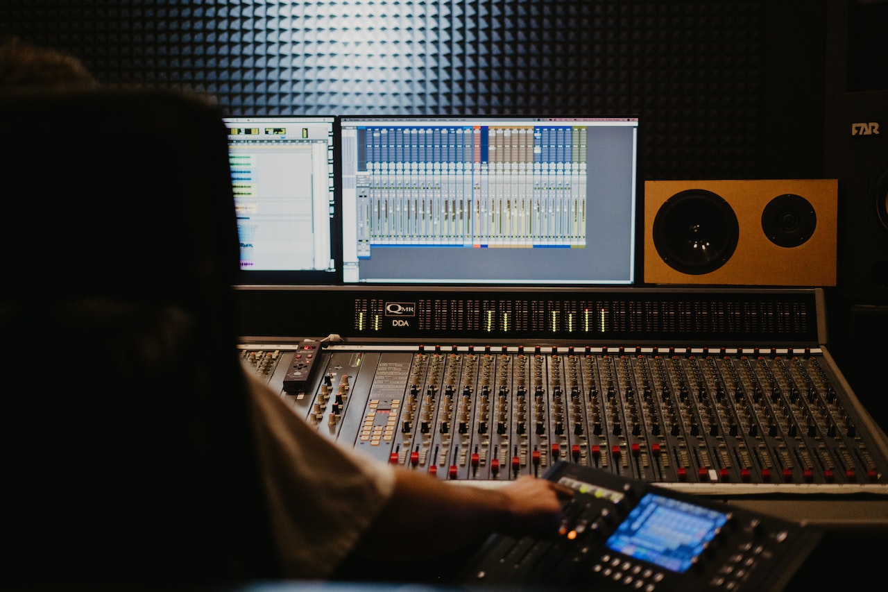 Reaper vs Audacity: Reaper is a full-fledged Digital Audio Workstation (DAW) tailored more towards professionals or serious audio enthusiasts.