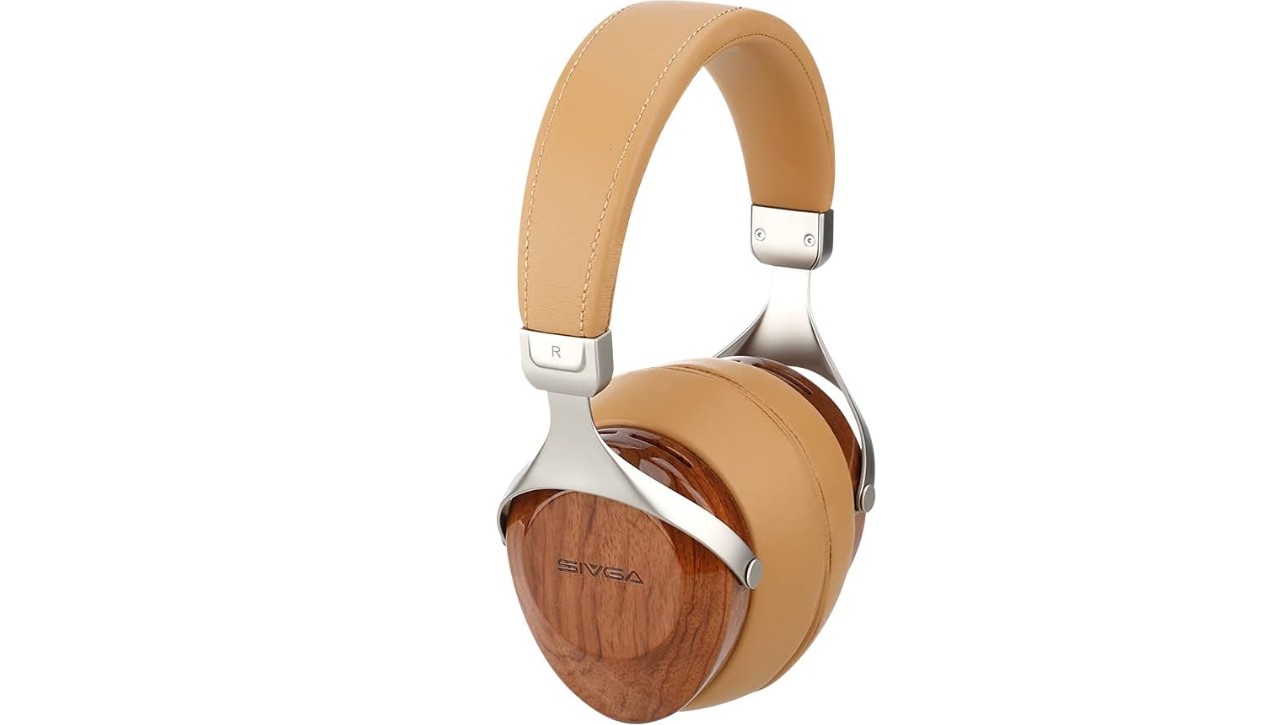 Best closed back headphones: The SIVGA SV021 is handcrafted with natural wood, so each headphone is with unique wood grain. 